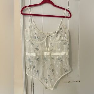 INC Lingerie Set: XXL Bodysuit & Robe